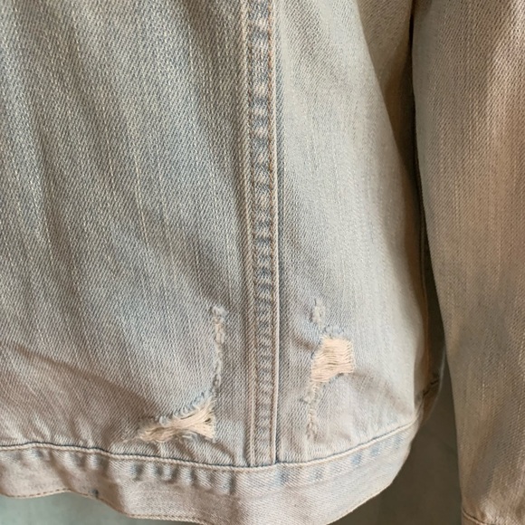 Hollister distressed jean jacket. - Picture 6 of 6